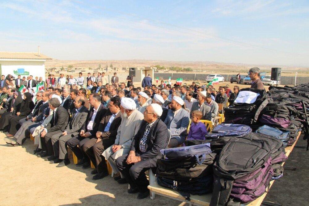 توزیع بسته های اهدایی همراه اول بین دانش آموزان منطقه محروم توزیع بسته های اهدایی همراه اول بین دانش آموزان منطقه محروم گلستان