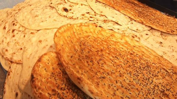 کارآفرینی یک بانوی روستایی با پخت نان