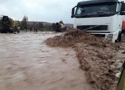 انسداد 175 راه، آبگرفتگی 70 منزل و قطع آب، برق و تلفن در سیل کرمان