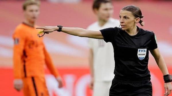 اولین بار در تاریخ، داور زن جام جهانی را سوت می زند!