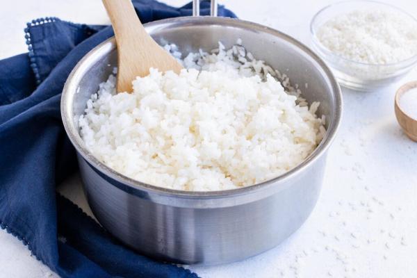 اشتباه رایج هنگام پخت برنج ، این مواد غذایی را قبل از مصرف نشویید!