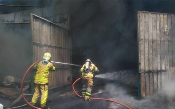آتش سوزی گسترده در یکی از پست های برق آبادان، اعزام تیم واکنش سریع از اهواز